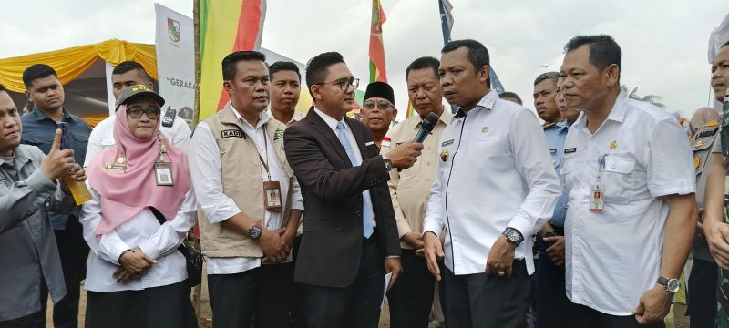 Warga Berbondong-bondong Habiskan 10 Ton Pangan GPM Dinas Pangan di Naga Sakti