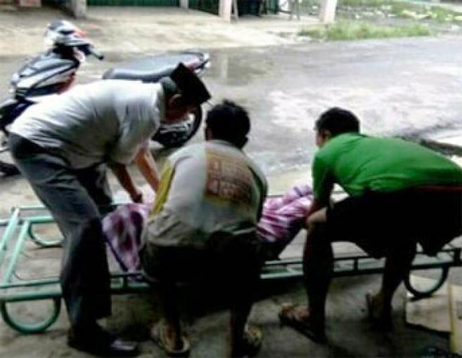 Awalnya Disangka Tidur di Depan Bengkel, Ehhh Ternyata Acok bin Cilok Sudah Meninggal