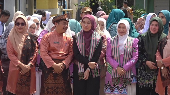 Bangga Alumni, Henny Sasmita Bawa Program Jelajah Anak Riau ke SMAN 1 Tembilahan Hulu