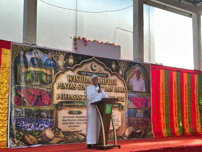 Hadiri Wisuda Tahfidz dan Pelepasan Siswa SMPN 1 Dumai, Ini Pesan Wako Paisal