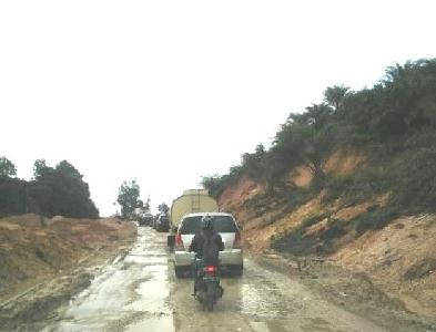 Belum Setahun Sudah Rusak, Kejari Lirik Kualitas Proyek Jalan Nasional di Kuansing