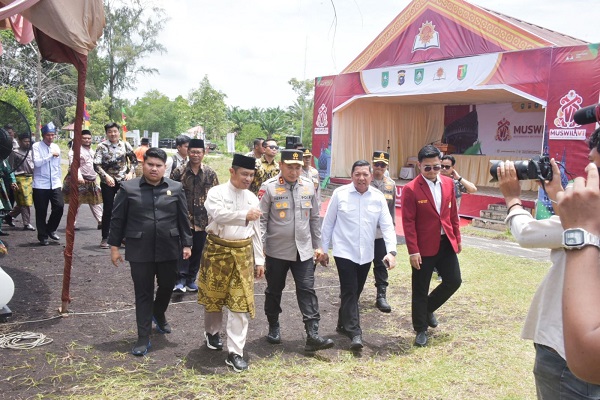 Dampingi Kapolda Riau, Buka Muswil Ke-VI Hima Persis