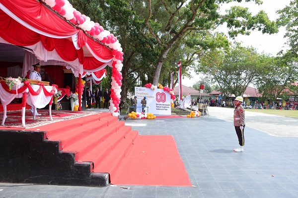 Pelaksanaan Detik-Detik Proklamasi Dan Pengibaran Sang Merah Putih Di Kabupaten Kampar Berjalan Lancar Dan Khidmat