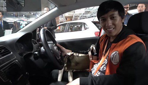 Tampang Biasa Saja, Tapi... Pria Ini Borong Sejumlah Mobil Kayak Jajan Permen