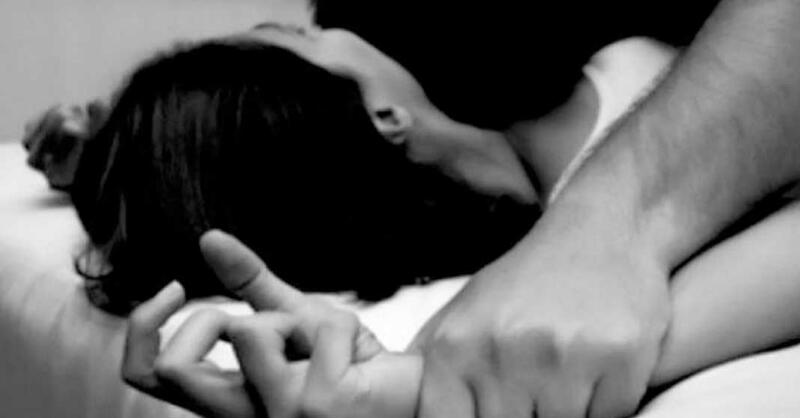 Astaga! Disaksikan Istri, Dukun Genjot Anak Tiri untuk Ilmu Hitam