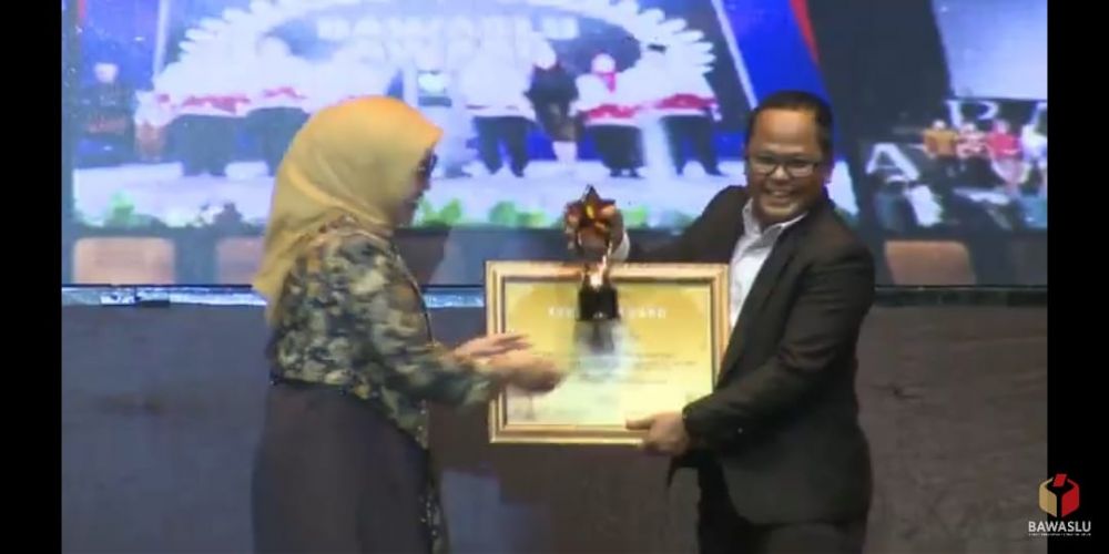 Bawaslu Riau Raih Inovasi Pengawasan Pemilu Terbaik se-Indonesia