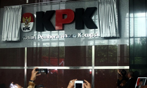 KPK OTT Bupati Indramayu dan Tujuh Orang Lainnya