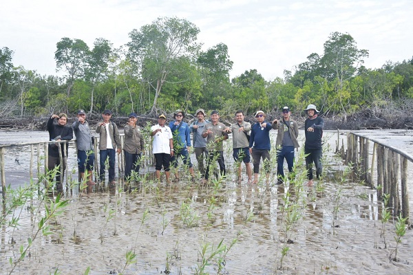YKAN Lakukan Monev Kegiatan Restorasi dan Perlindungan Mangrove di LPHD Teluk Pambang