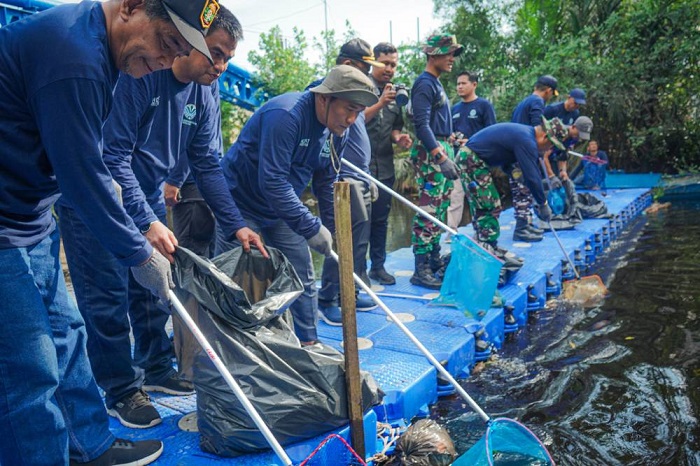 Kolaborasi Pemerintah, Swasta dan Masyarakat di  Momen World Clean Up Day Kota Dumai
