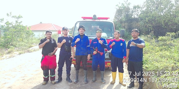 BPBD Pekanbaru Padamkan Kebakaran Lahan di Palas Rumbai