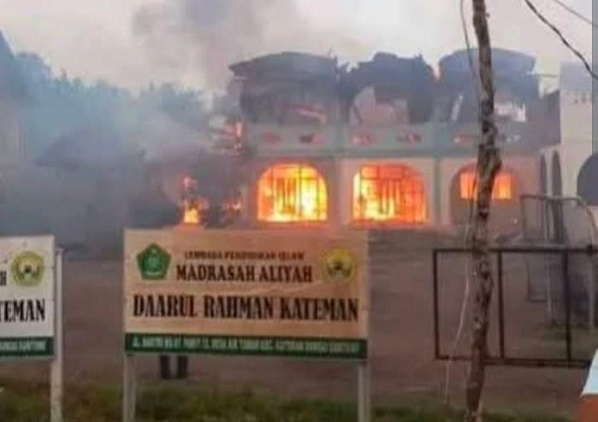 Kebakaran Hanguskan 16 Ruangan Ponpes Daarul Rahman Kateman