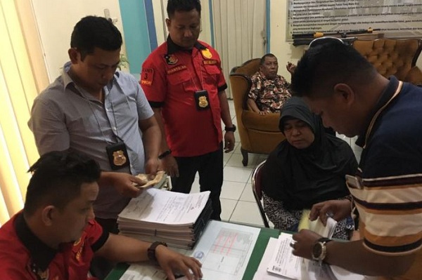 ALAHMAKKK...Gara-gara Uang Rp100 Ribu, Kepala RSUD dan Para Staf Terjaring OTT