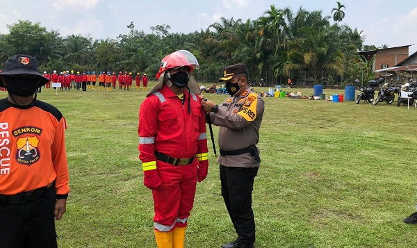 Cek Kesiapan Pasukan,Kapolres Rokan Hulu Pimpin Apel Karhutla di Tandun