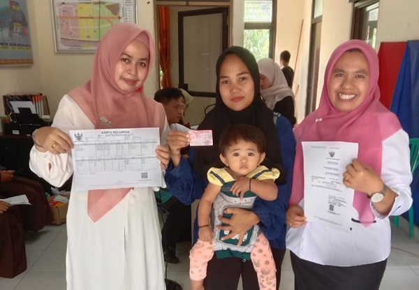 Disdukcapil Kuansing Gelar  Layanan Terpadu Adminduk di Desa Kopah