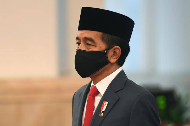 Dikritik oleh Banyak Tokoh, Pengamat: Presiden Jokowi Lucu dan Naif, Dikira Corona Bisa Diajak Kompromi