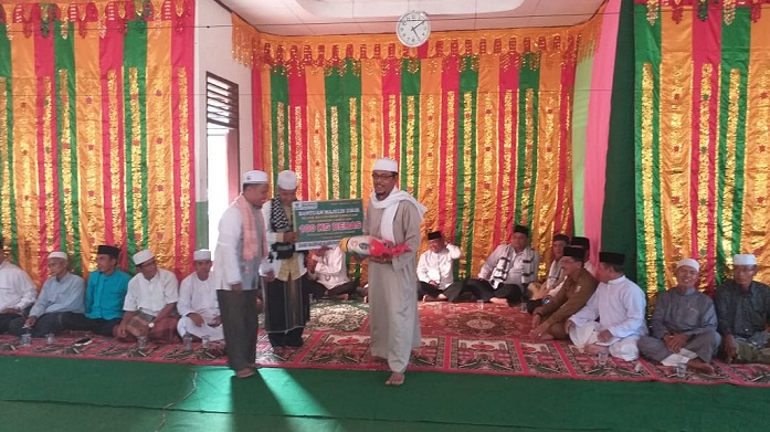 Harris Buka Suluk, Baznas Serahkan Bantuan Beras 100 Kg
