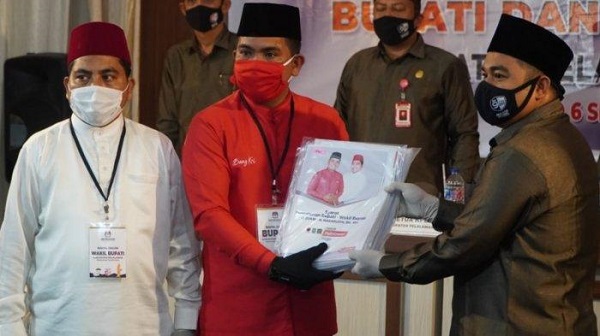 Zukri- Nasaruddin Jadi Kontestan Pertama  Daftar ke KPU Pelalawan