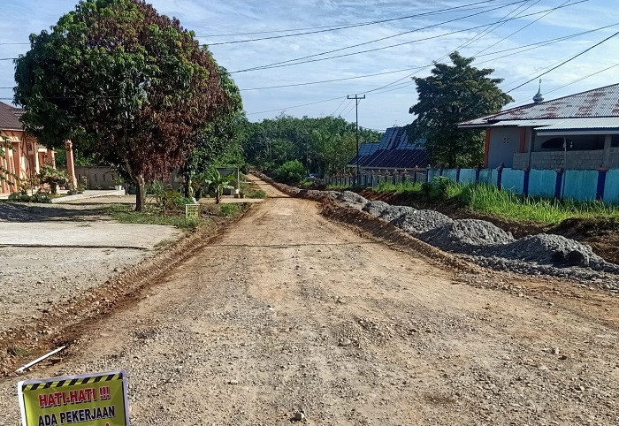Dinas PUPR Rokan Hulu Mulai Perbaiki Jalan Menuju SMP Negeri  4 Rambah