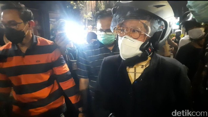 Risma Ngamuk, Kotanya Dirusak Pendemo Omnibus Law Asal Luar Surabaya, ''Aku Bangun Ini Buat Rakyatku...''