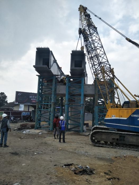 Girder Fly Over Pasar Pagi Arengka Dipasang, PUPR Riau Optimis Selesai Sesuai Target