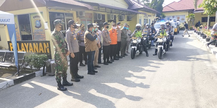 Bupati Kampar Bersama Kapolres dan Kasdim Lepas Tim Gabungan Penyemprotan Desinfektan
