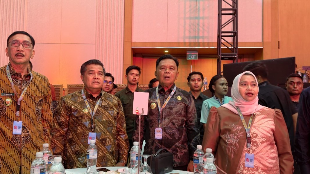 Bupati Asmar Hadiri Apresiasi Pemda Berprestasi, Meranti Dorong Penguatan Layanan Dasar dan Lingkungan