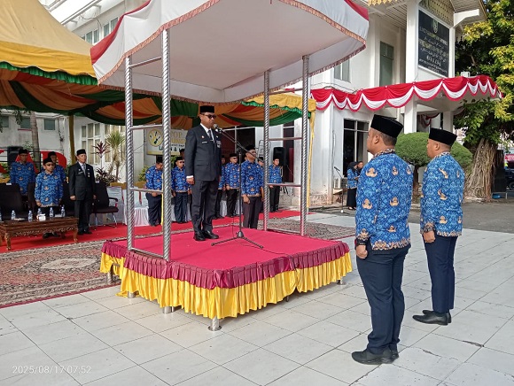 Sekda Pembina Upacara Memperingati HUT Kemerdekaan RI Ke-80 di Lingkungan Pemkab Rohil