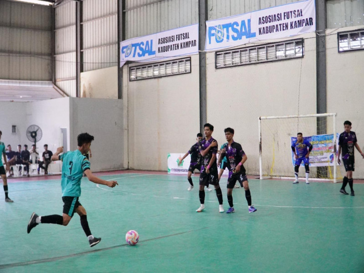 Pemerintah Kabupaten Kampar Dukung Penuh Turnamen Futsal  Cerita Senja CUP 2025