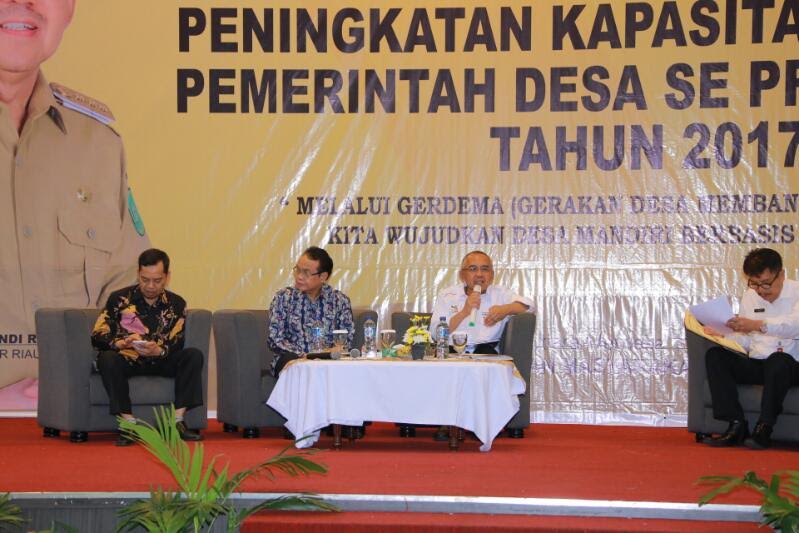 Aparatur Desa se Provinsi Riau Desak Gubri Agar Dana Bantuan Desa Disalurkan Secara Langsung