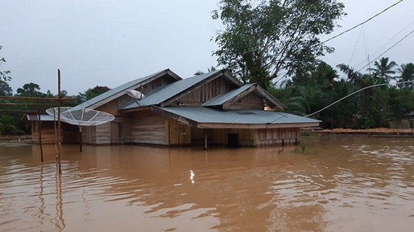 Hujan Deras mengguyur Riau, Enam Desa di Kuantan Singingi  Direndam Banjir