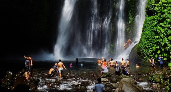 Gempa 5,8 M Saat Sedang Mandi di Air Terjun Tiu Kelelep Lombak Utara, 40 Wisatawan Ditimbun Longsor, 2 Meninggal