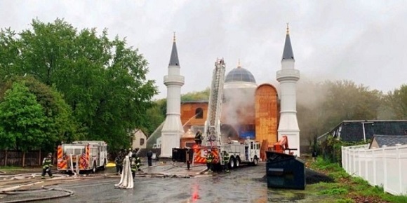 Masjid Diyanet di Connecticut Amerika Serikat Dibakar