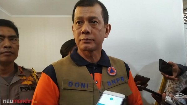 1 Dokter Paru Tangani 140 Ribu Warga, Doni Monardo: Jangan Lengah, Tetap Taati PSBB