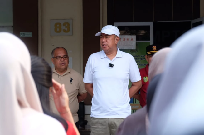 Wabup Kepulauan Meranti Pimpin Apel di DPMPTSP, Tekankan Kebersihan dan Pelayanan Prima