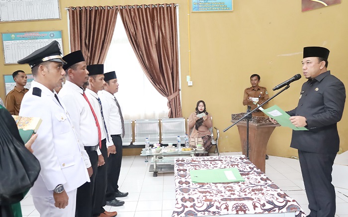 Wabup Lantik PAW Penghulu Kampung Rempak