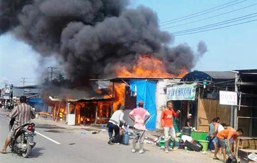 Korsleting, 3 Toko di Inhil Hangus Dilalap Sijago Merah