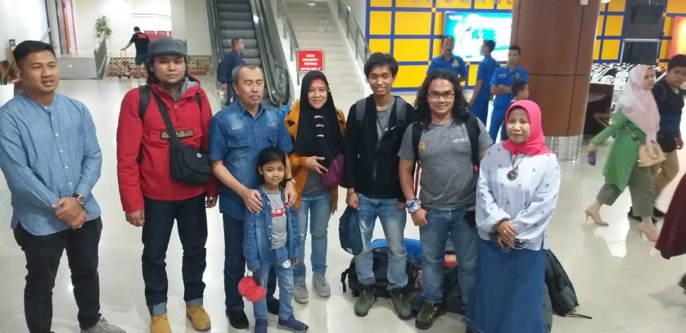 Selesai Dikarantina di Natuna, Gubri Sambut Mahasiwa Riau Asal Wuhan
