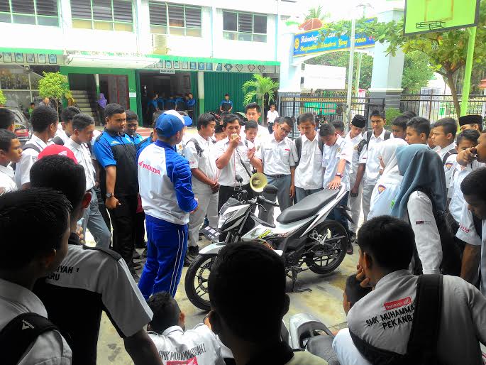 Capella Honda Gelar Edukasi Safety Riding di SMK Muhammadiyah 1 Pekanbaru