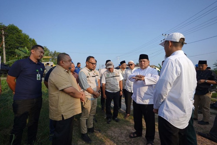 Pj Gubernur Riau Tinjau Jembatan Duplikat Sungai Masjid Kota Dumai