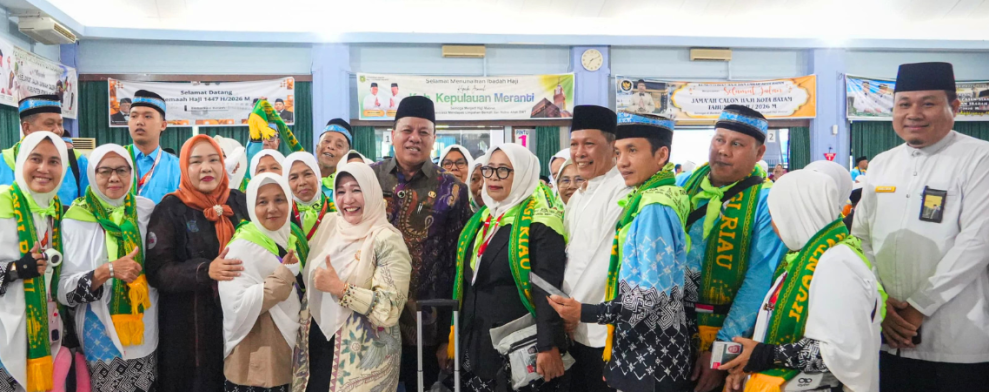 Pemkab Kuansing Lepas 186 Jemaah Haji Bergabung dalam Kloter VIII Batam