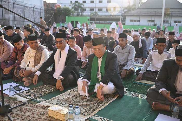 Bupati Rohil Sholat Idul Fitri di Bagansiapiapi
