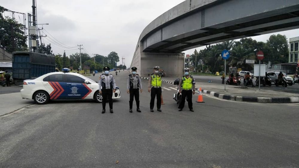 PPKM Mikro, Satlantas Pekanbaru Lakukan Penyekatan Menuju Jalan HR Soebrantas, Berikut Lokasinya