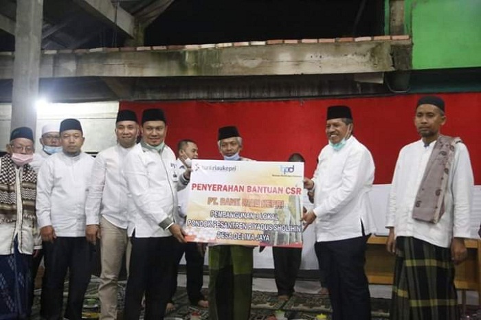 Ingatkan Penerapan Protokol Covid-19, Bupati Alfedri Resmikan Lokal MAN Pondok Pesantren Riyadus Sholihin Kerinci Kanan 