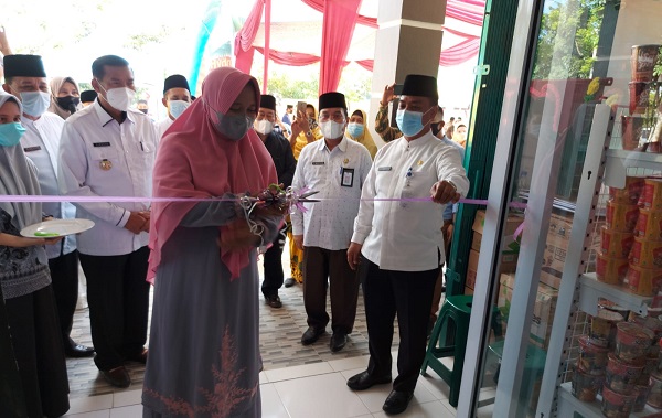 Walikota Pekanbaru Meresmikan Win Mart BWI dan kantor MUI di  Tenayan Raya