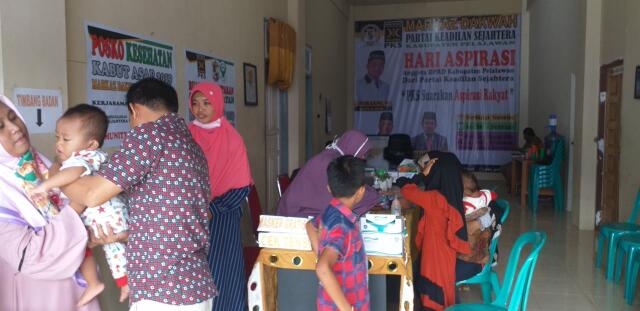 Asap Makin Pekat, Masyarakat Pelalawan Serbu Posko PKS Dapatkan Perawatan Gratis