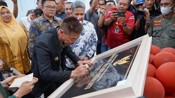 Bupati Afrizal Sintong Resmikan Rumah Sakit Awal Bros  di Baganbatu Rohil