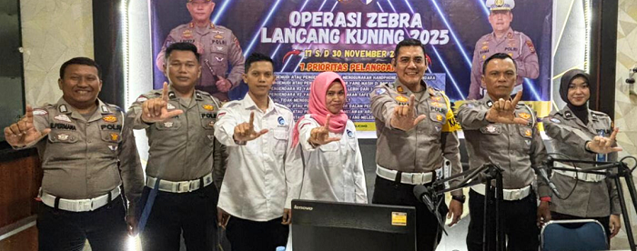 Satlantas Polres Kuansing Gelar Sosialisasi Operasi Zebra Lancang Kuning Melalui Kuansing FM