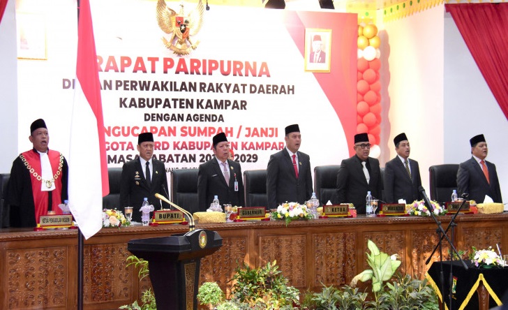 45 Anggota DPRD Kampar DIlantik