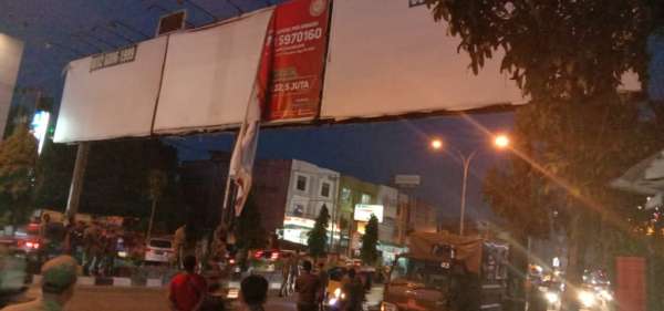 Iklan  Bando Depan BRI Dicopot Satpol PP, ''Tak Boleh Pasang dan Akan Kita Potong''