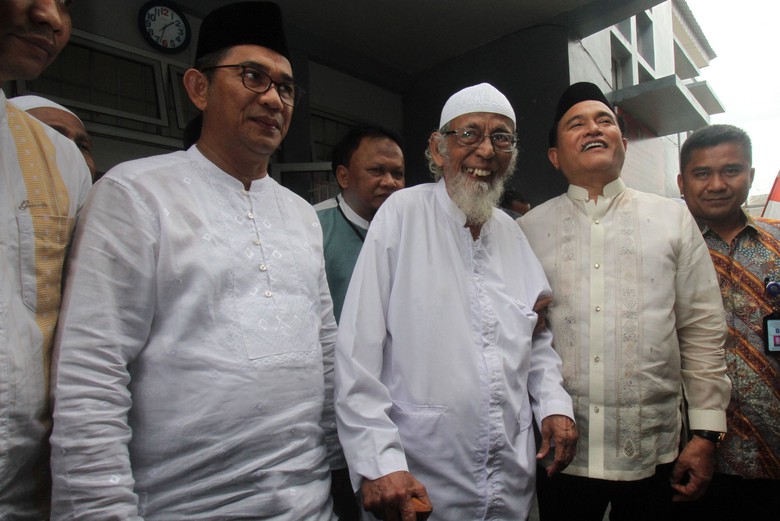 Dibebaskan, Jokowi Larang Abu Bakar Baasyir Ceramah Keliling, Istirahat di Rumah Saja 
